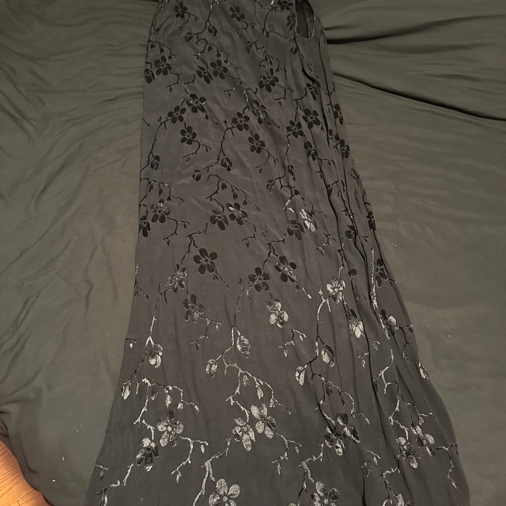 Elegant Black Floral Sleeveless Dress